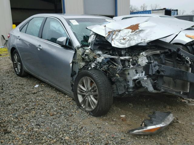 4T1BF1FK6GU589995 - 2016 TOYOTA CAMRY LE ვერცხლისფერი ფოტო 1