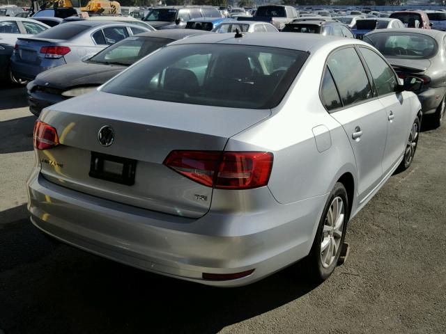 3VWD17AJ0FM262425 - 2015 VOLKSWAGEN JETTA SE SILVER photo 4