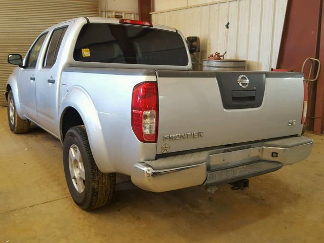 1N6AD07U37C450927 - 2007 NISSAN FRONTIER C SILVER photo 3