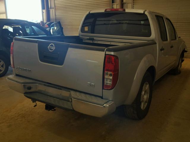 1N6AD07U37C450927 - 2007 NISSAN FRONTIER C SILVER photo 4