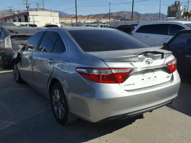 4T1BF1FK8GU538109 - 2016 TOYOTA CAMRY LE ვერცხლისფერი ფოტო 3