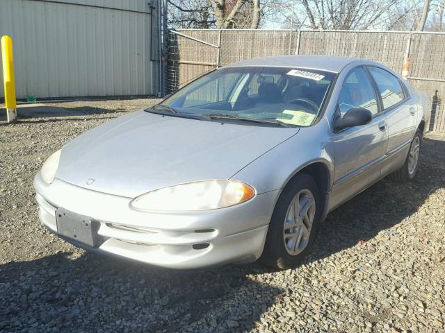 2B3HD46R1YH127417 - 2000 DODGE INTREPID SILVER photo 2