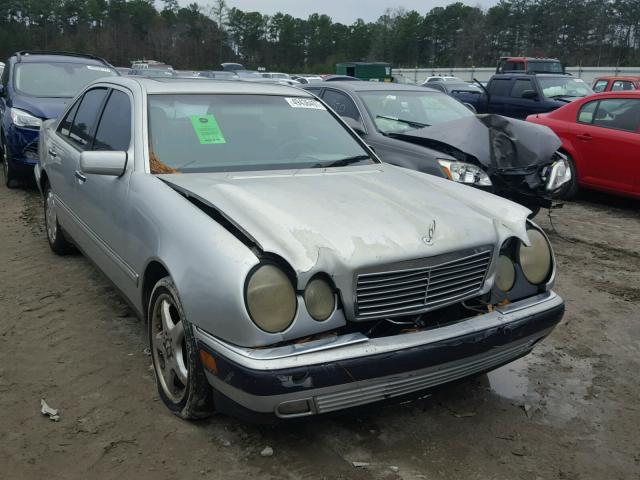 WDBJF65F4WA665049 - 1998 MERCEDES-BENZ E 320 SILVER photo 1