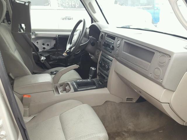 1J8HG48K47C635770 - 2007 JEEP COMMANDER SILVER photo 5