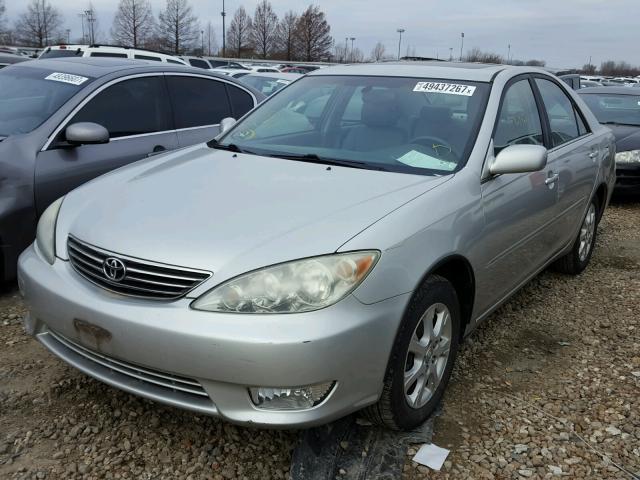 4T1BE30K15U967662 - 2005 TOYOTA CAMRY LE SILVER photo 2