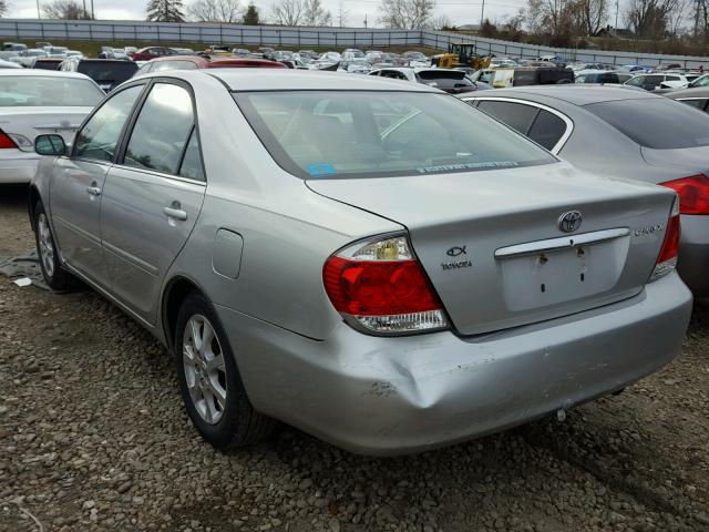 4T1BE30K15U967662 - 2005 TOYOTA CAMRY LE SILVER photo 3