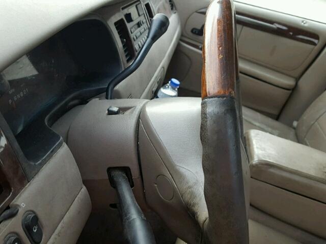 1LNHM82W81Y661930 - 2001 LINCOLN TOWN CAR S BEIGE photo 8