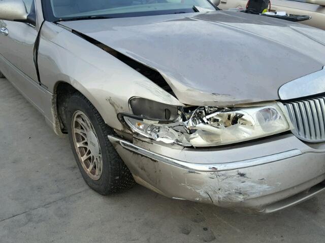 1LNHM82W81Y661930 - 2001 LINCOLN TOWN CAR S BEIGE photo 9