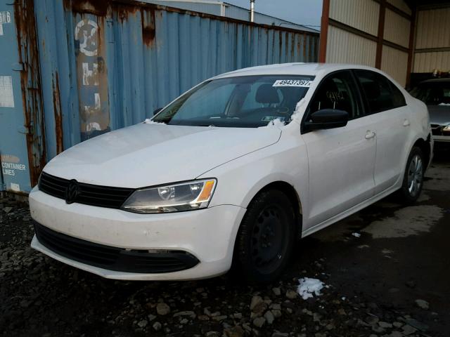 3VW2K7AJXCM387352 - 2012 VOLKSWAGEN JETTA BASE 白色 照片 2