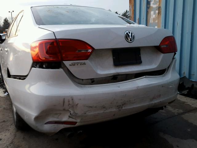 3VW2K7AJXCM387352 - 2012 VOLKSWAGEN JETTA BASE 白色 照片 9