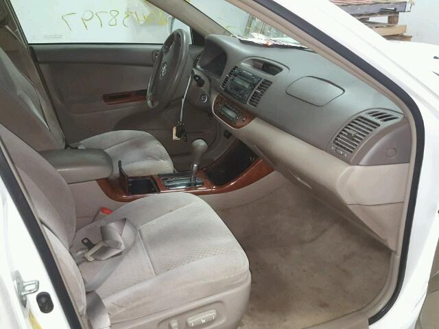 4T1BE30K14U291857 - 2004 TOYOTA CAMRY LE WHITE photo 5