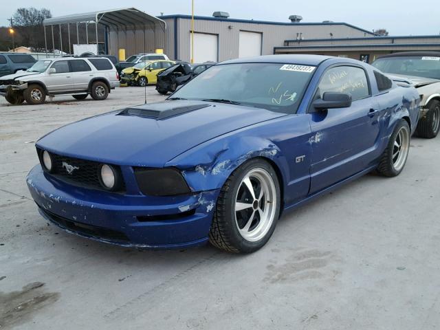 1ZVFT82HX55153883 - 2005 FORD MUSTANG GT BLUE photo 2