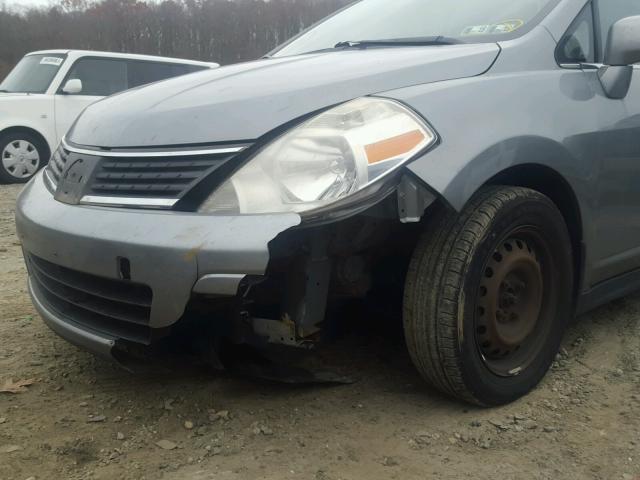 3N1BC11E37L441217 - 2007 NISSAN VERSA S GRAY photo 9