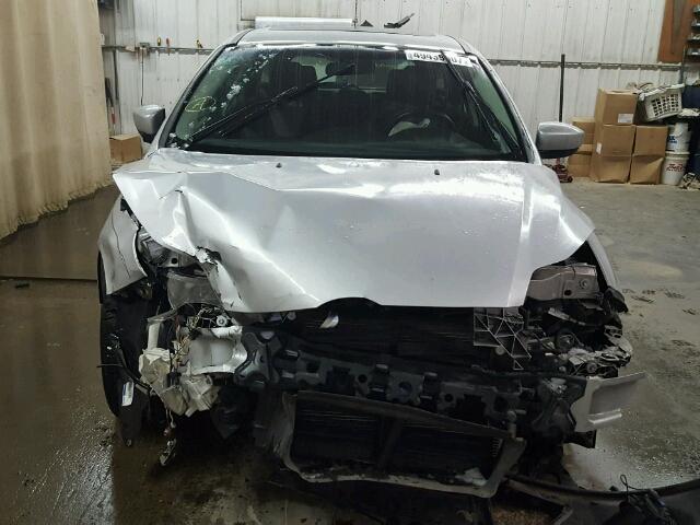 1FAHP3K2XCL250787 - 2012 FORD FOCUS SE SILVER photo 9