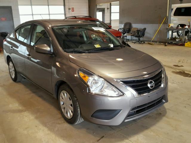 3N1CN7AP8GL824184 - 2016 NISSAN VERSA S GRAY photo 1