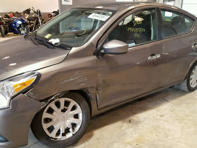 3N1CN7AP8GL824184 - 2016 NISSAN VERSA S GRAY photo 9