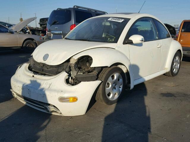 3VWCP21C63M436525 - 2003 VOLKSWAGEN NEW BEETLE WHITE photo 2