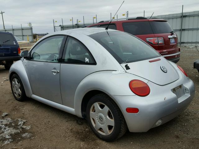 3VWCA21CXYM469293 - 2000 VOLKSWAGEN NEW BEETLE SILVER photo 3