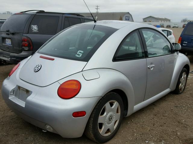 3VWCA21CXYM469293 - 2000 VOLKSWAGEN NEW BEETLE SILVER photo 4