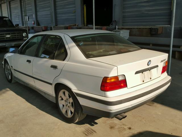 WBACB3325RFE19526 - 1994 BMW 325 I WHITE photo 3