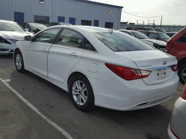 5NPEB4AC5DH730785 - 2013 HYUNDAI SONATA GLS WHITE photo 3