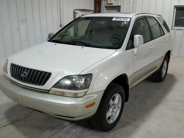 JT6HF10U5X0095375 - 1999 LEXUS RX 300 WHITE photo 2