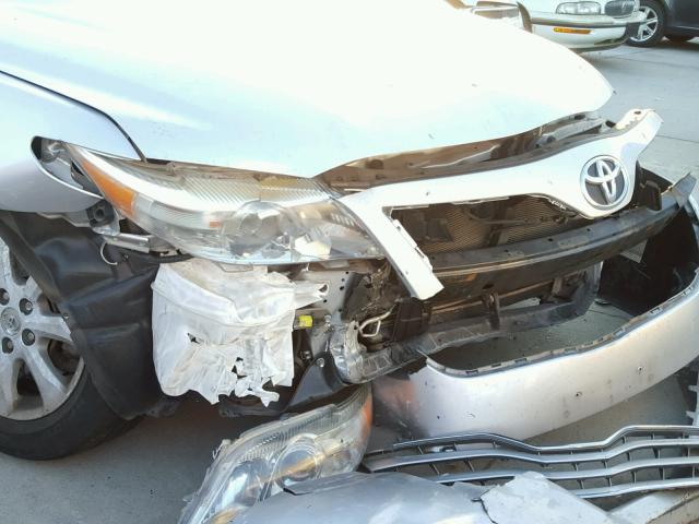 4T1BF3EK3BU773989 - 2011 TOYOTA CAMRY BASE SILVER photo 9