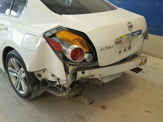 1N4BL2AP0BN490541 - 2011 NISSAN ALTIMA SR WHITE photo 9