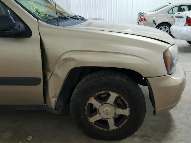 1GNDT13S352378103 - 2005 CHEVROLET TRAILBLAZE GOLD photo 9