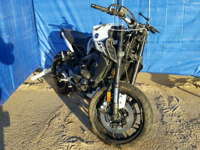 JYARN53E5HA001465 - 2017 YAMAHA FZ09 WHITE photo 1