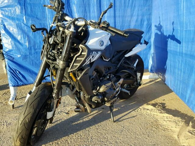 JYARN53E5HA001465 - 2017 YAMAHA FZ09 WHITE photo 2