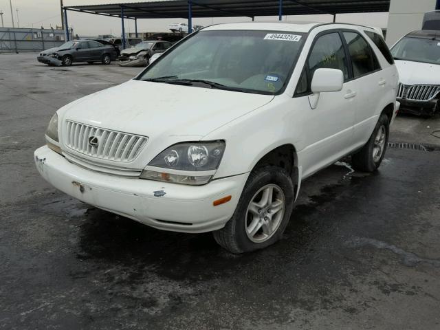 JT6HF10U3Y0162671 - 2000 LEXUS RX 300 WHITE photo 2