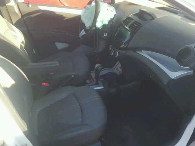 KL8CD6S95DC512172 - 2013 CHEVROLET SPARK 1LT Белый фото 5