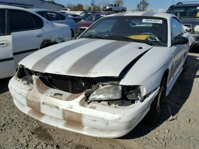1FALP4043SF265892 - 1995 FORD MUSTANG WHITE photo 2
