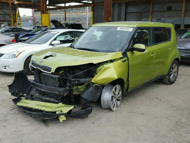 KNDJP3A58F7767803 - 2015 KIA SOUL + GREEN photo 2