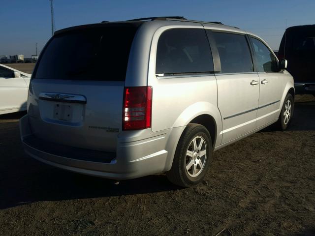 2A4RR5D19AR214581 - 2010 CHRYSLER TOWN & COU SILVER photo 4