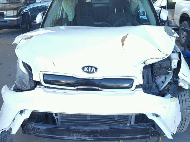 KNDJP3A53E7071994 - 2014 KIA SOUL + WHITE photo 7