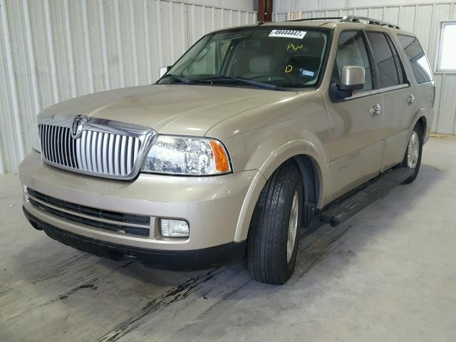 5LMFU27546LJ09220 - 2006 LINCOLN NAVIGATOR GOLD photo 2