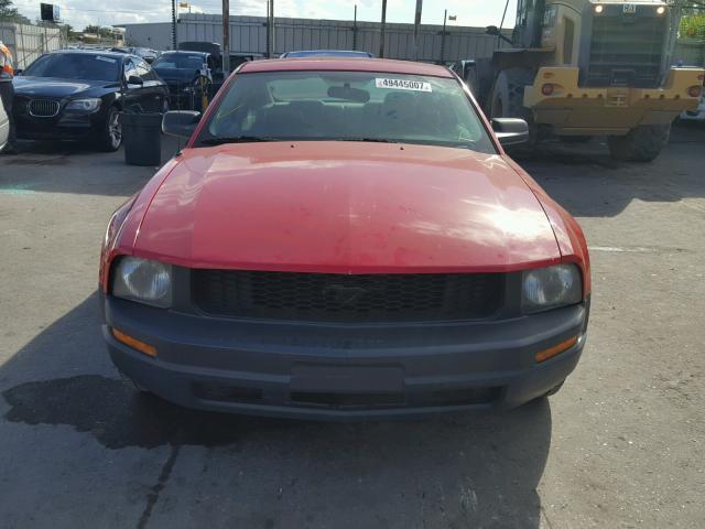 1ZVFT80N455129992 - 2005 FORD MUSTANG RED photo 9