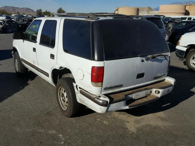 1GNDT13WXX2167115 - 1999 CHEVROLET BLAZER WHITE photo 3