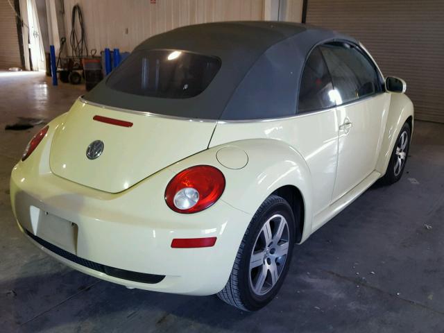 3VWPF31Y96M306961 - 2006 VOLKSWAGEN NEW BEETLE YELLOW photo 4