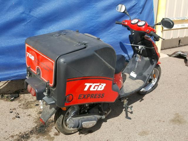 RFCTKAB12HY719877 - 2017 TGB SCOOTER RED photo 4