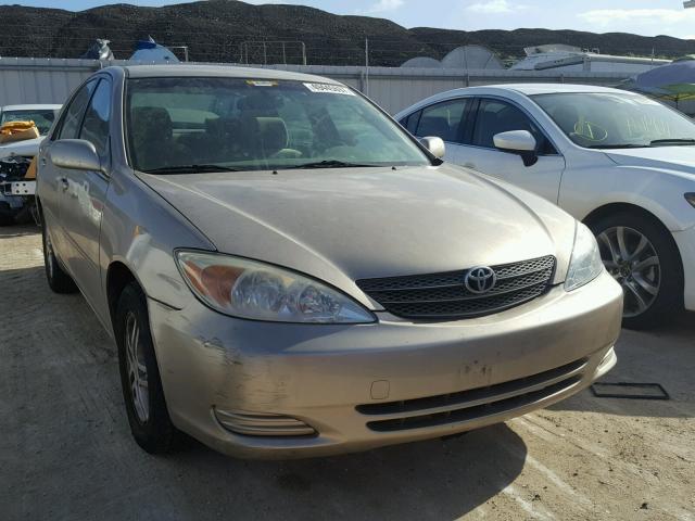 JTDBE32K720017620 - 2002 TOYOTA CAMRY LE ოქროსფერი ფოტო 1