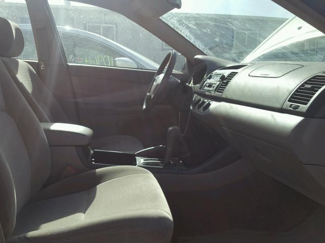 JTDBE32K720017620 - 2002 TOYOTA CAMRY LE ოქროსფერი ფოტო 5