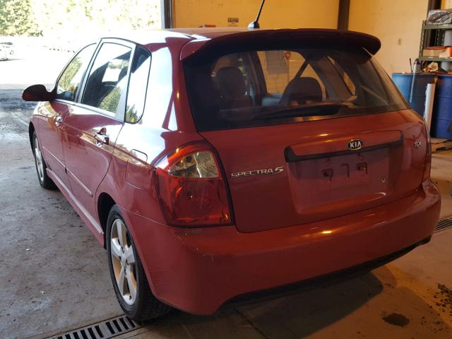 KNAFE161575003410 - 2007 KIA SPECTRA5 S RED photo 3