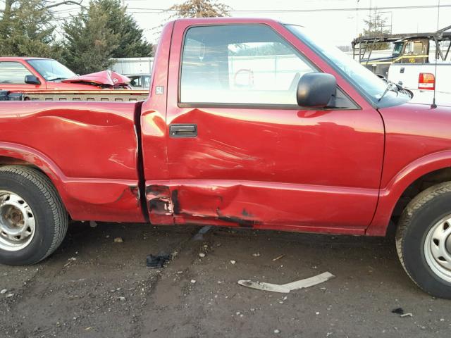 1GTCS145828172672 - 2002 GMC SONOMA RED photo 9