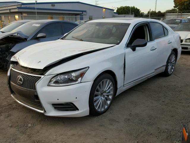 JTHCL5EF0G5027046 - 2016 LEXUS LS 460 WHITE photo 2