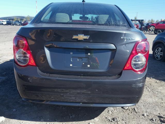1G1JA5SHXE4111777 - 2014 CHEVROLET SONIC LS CHARCOAL photo 9