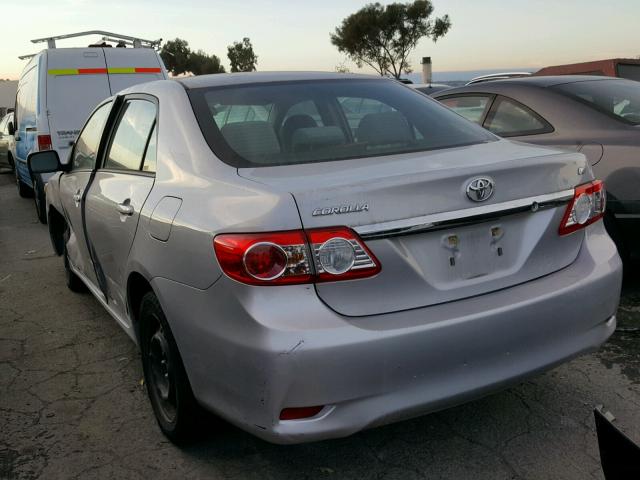 2T1BU4EE7CC806789 - 2012 TOYOTA COROLLA BA SILVER photo 3