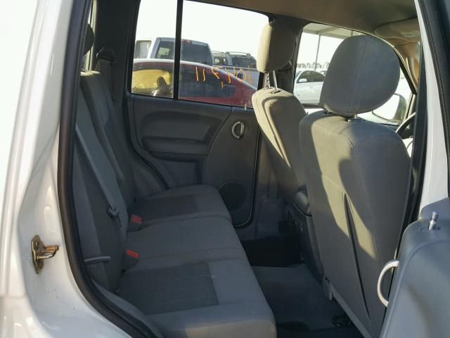 1J4GL58K05W719966 - 2005 JEEP LIBERTY LI WHITE photo 6